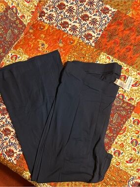 Navy bootcut legging